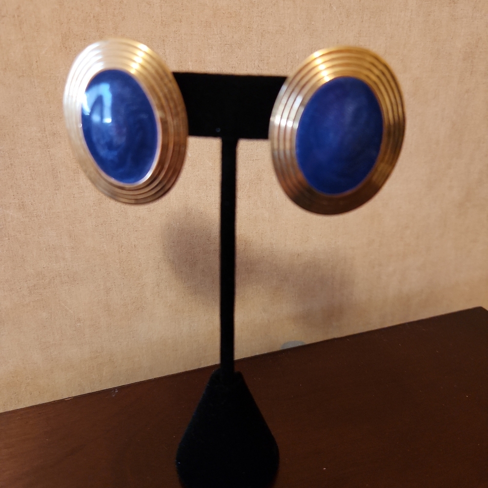 Bright blue earrings 1 1/2"